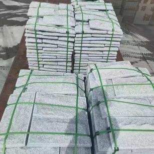 九江 芝麻白蘑菇石装车出货