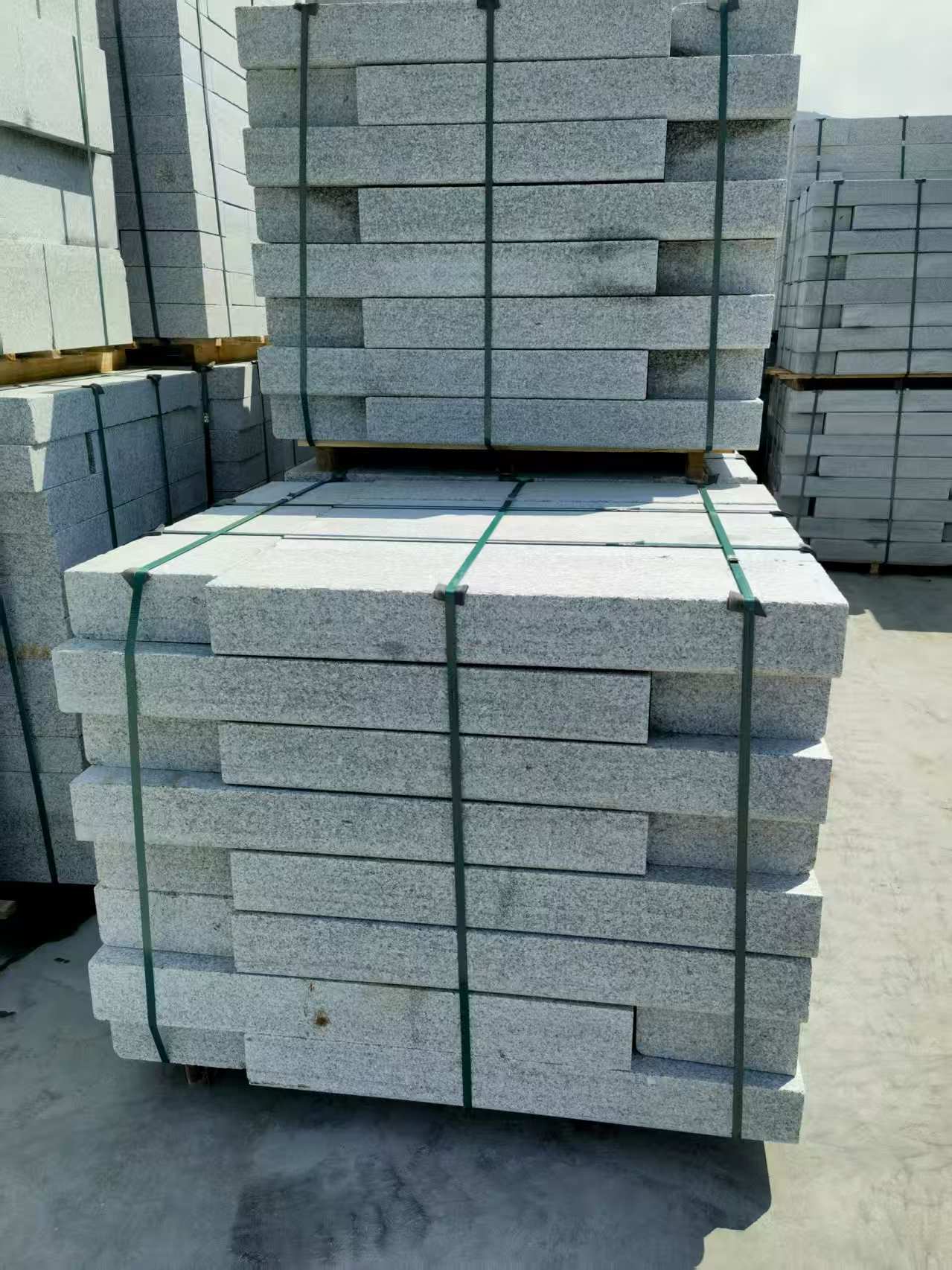 九江 芙蓉白花岗岩路沿石、平石尺寸标准，色泽均匀