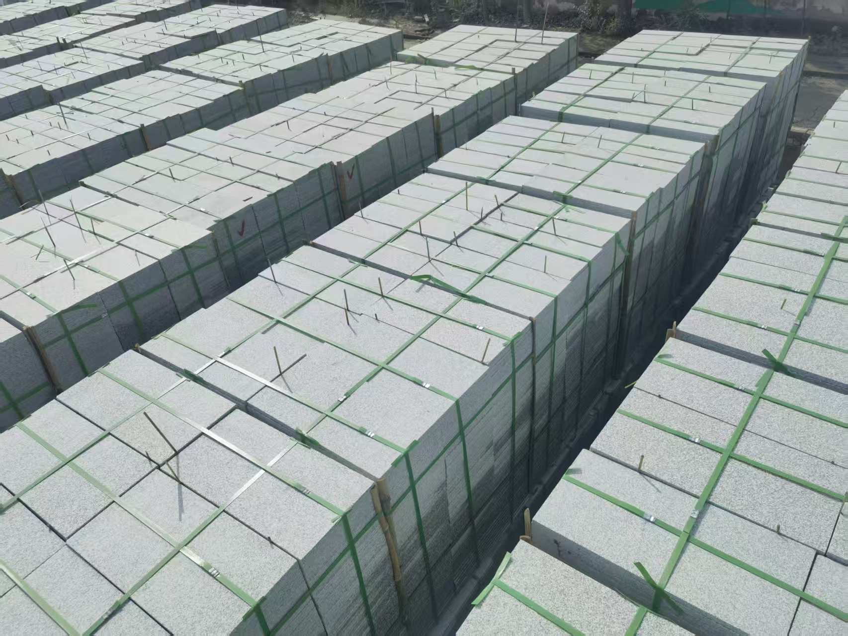 九江 芝麻白1.8公分火烧300*600地铺，清仓大甩卖