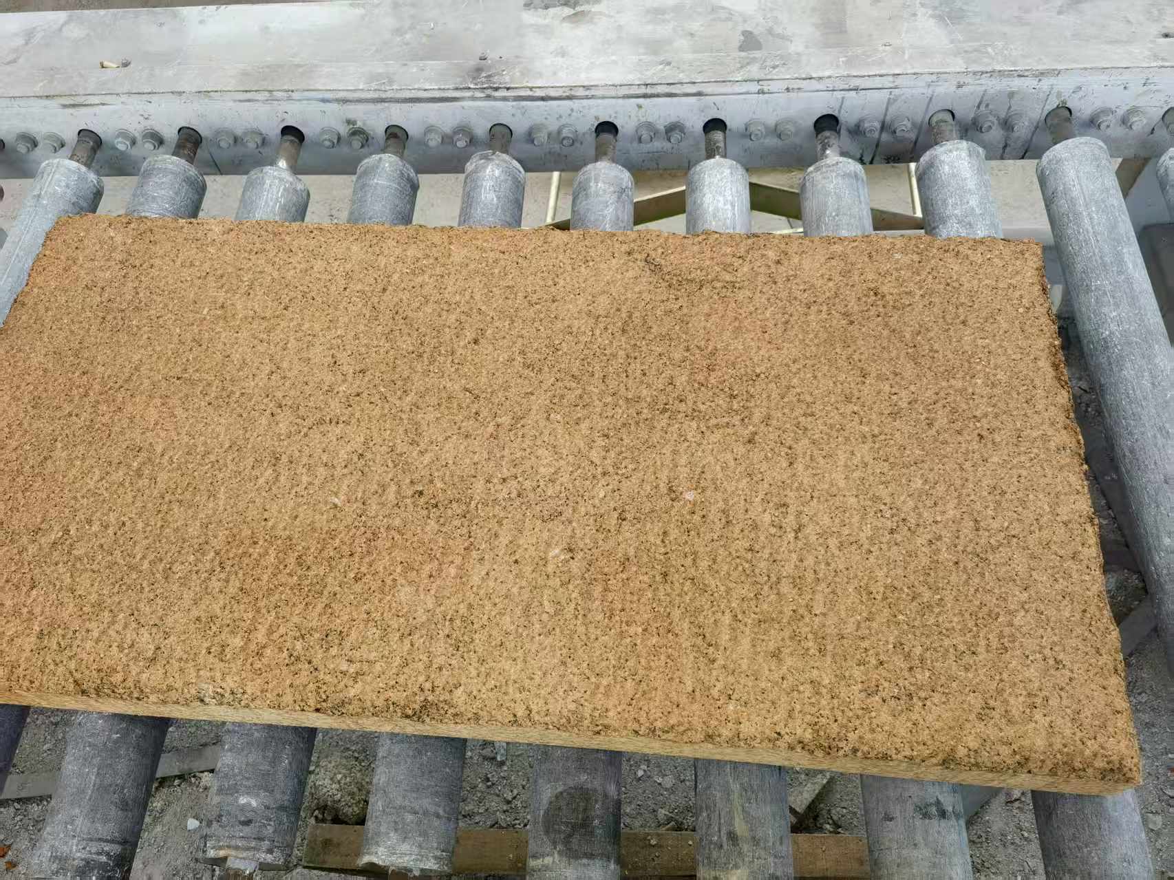 九江 菠萝面老石板，做旧仿古石，流水线生产加工